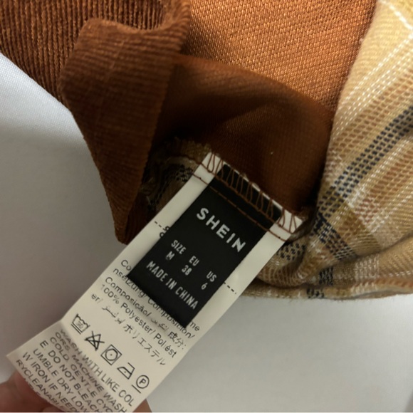 (2/$15) CROPPED FLANNEL 🔥 - Picture 3 of 3